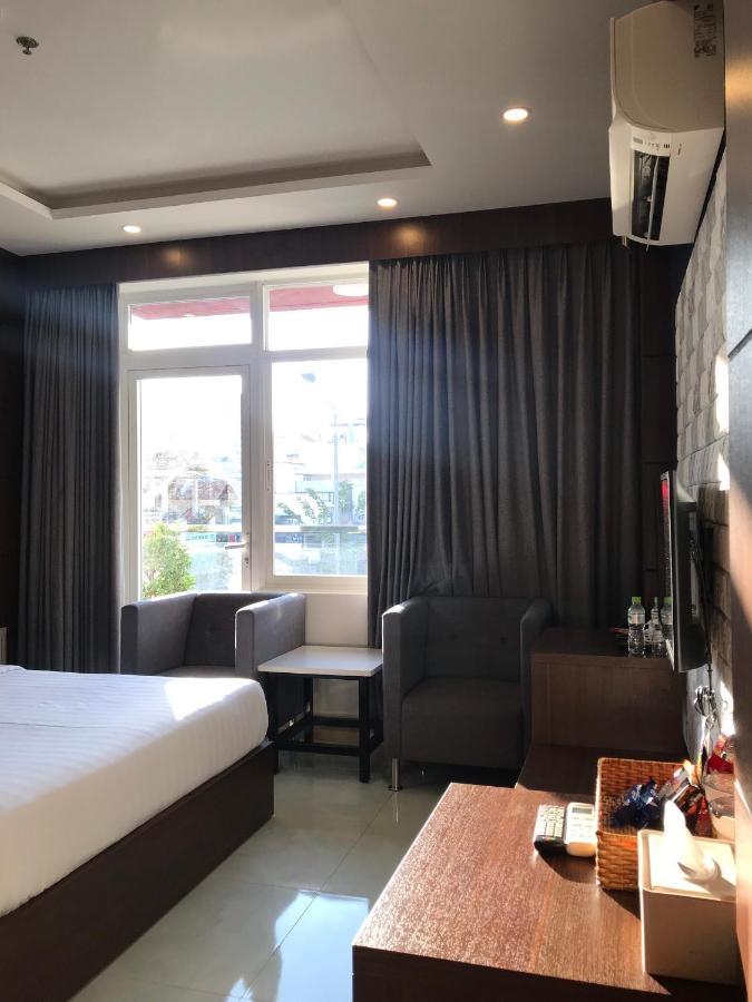 Quoc Thanh Hotel Long Khanh Екстериор снимка