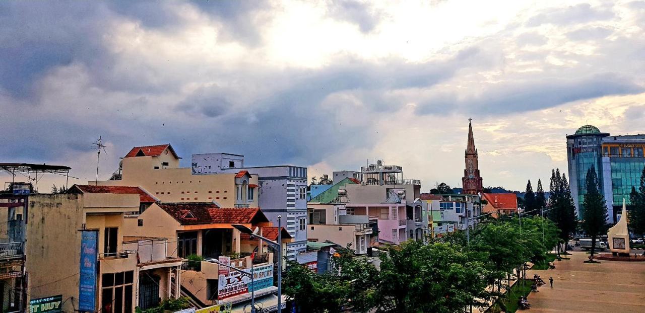 Quoc Thanh Hotel Long Khanh Екстериор снимка